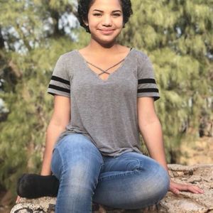 Meet your Posher, Deslie